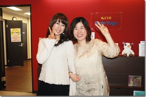 左：上田あやさん　右：札幌スタジオ キム・ダウンインストラクター